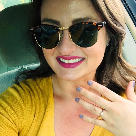 Meet your Posher, Mallory - Picture 1 of 1